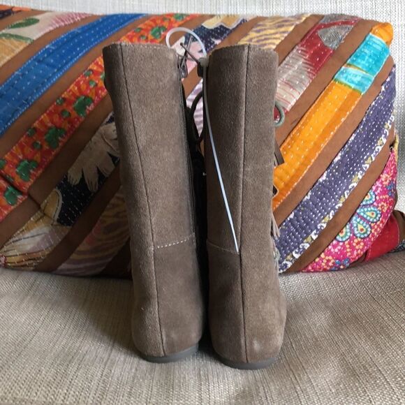 Joyfolie “Cheyenne” Genuine Suede Boots - Picture 3 of 9